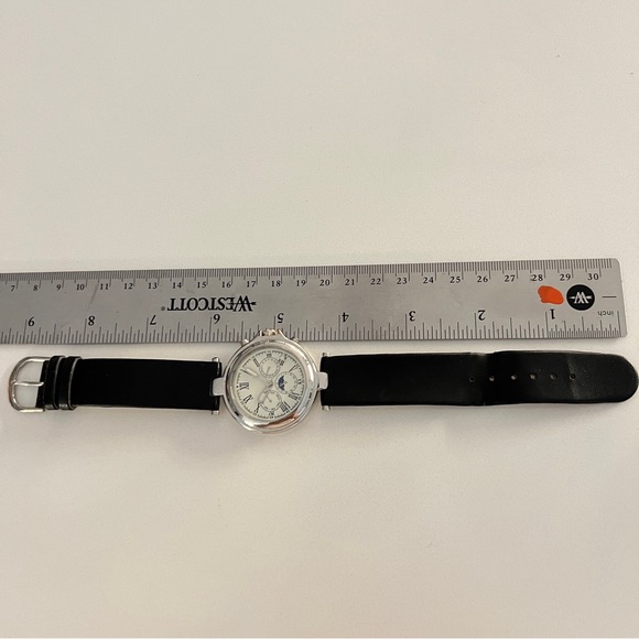 NWT 90s big Watch Silver-tone Bezel Genuine Leather Band - Picture 8 of 17